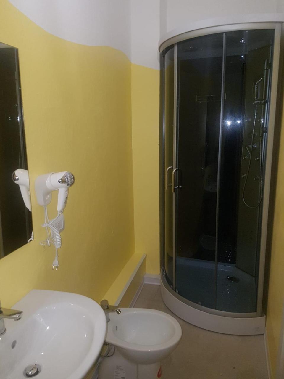 Bed Rho Stazione Bed & Breakfast Luaran gambar
